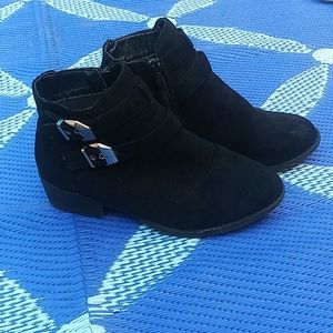 Belladia black suede sandy boot